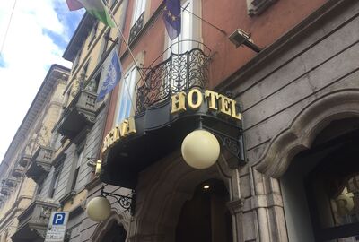 HOTEL REGINA MILAN