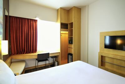 IBIS ONE CENTRAL