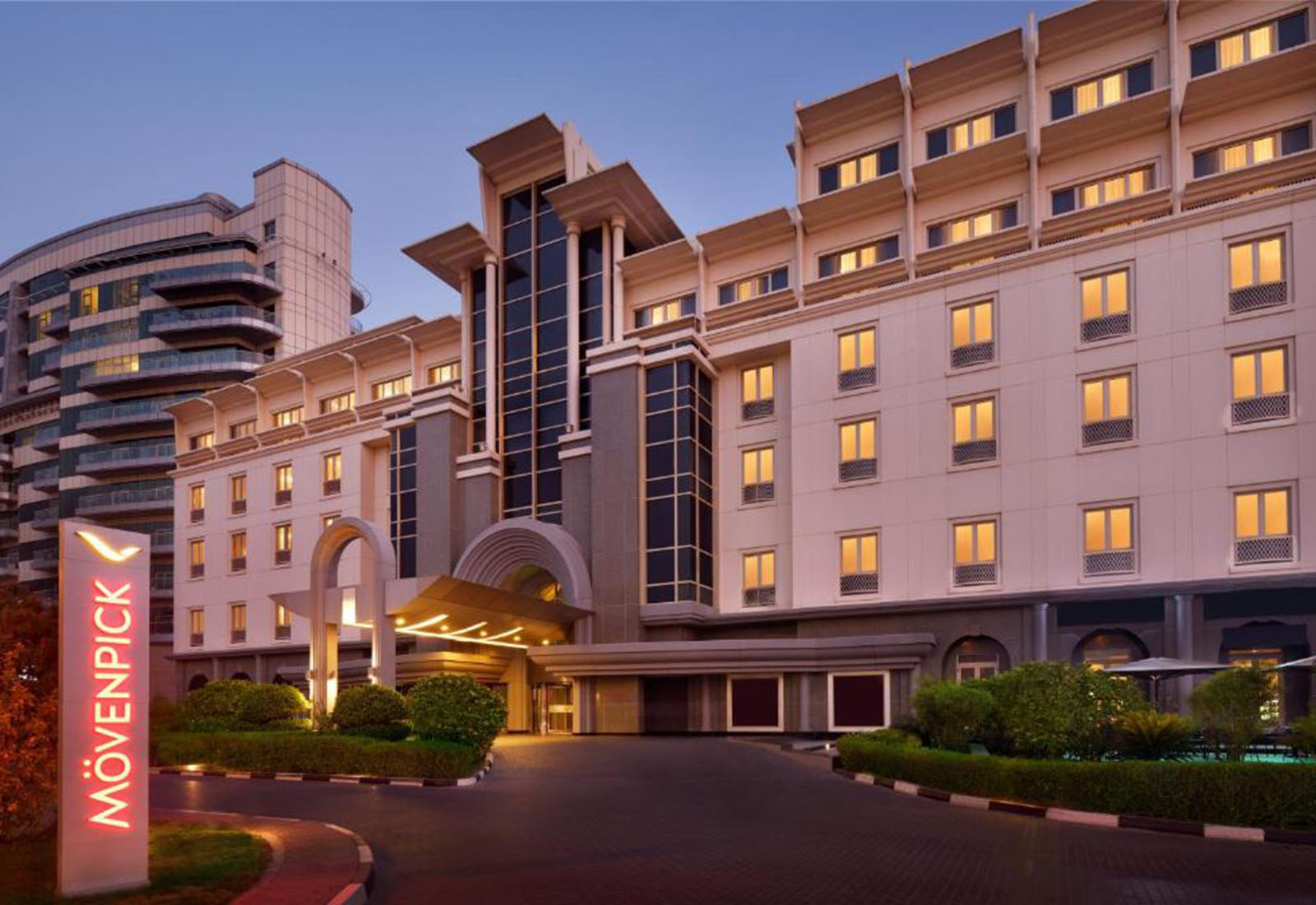 MOVENPICK HOTEL & APARTMENTS BUR DUBAI