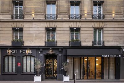 FIRST HOTEL PARIS TOUR EIFFEL