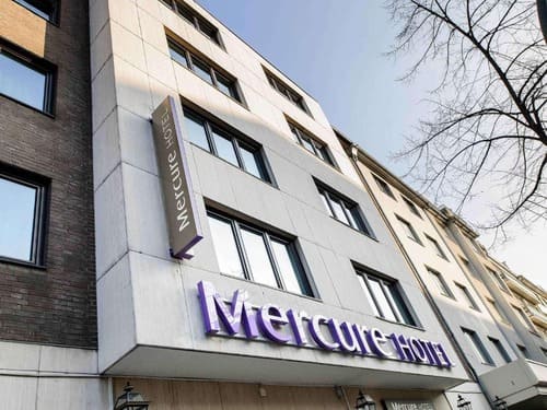 Mercure Hotel Düsseldorf Zentrum, Düsseldorf-Derendorf'ta, Kennedydamm Metro İstasyonu'na sadece 600 metre uzaklıkta yer almaktadır. T