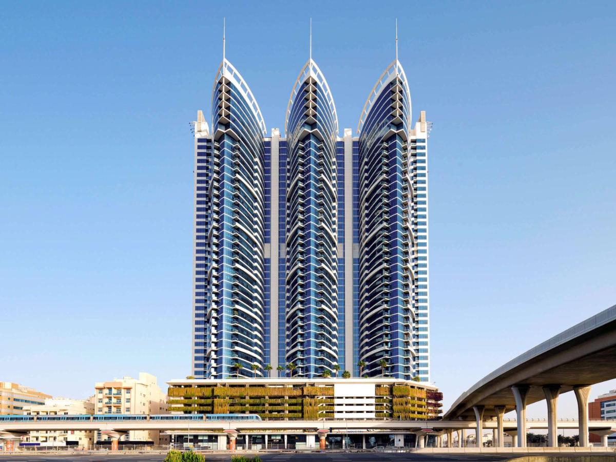 Novotel Dubai Al Barsha, 465 odası bulunan 4 yıldızlı bir oteldir.