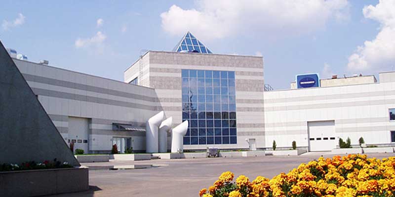 The halls of the Moscow Expocentre exhibition hall are modernly designed.