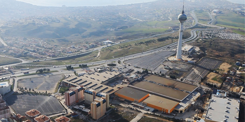 Tüyap Fuar ve Kongre Merkezi 120.000 m2 kapalı ve 25.000 m2 açık toplam 145.000 m2 fuar alanına sahiptir.
