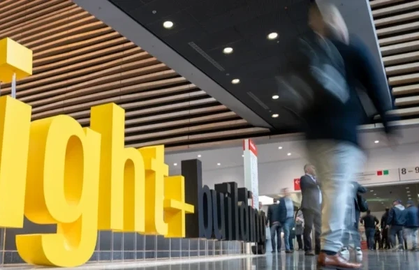 light + building fuaro frankfurt almanya