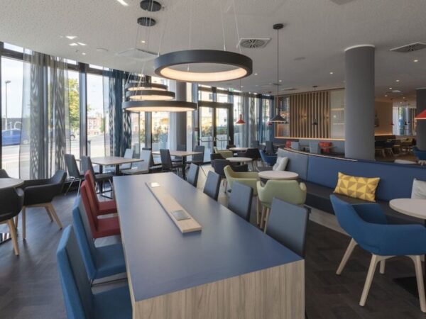 holiday inn express dusseldorf hauptbahnhof - görsel 2