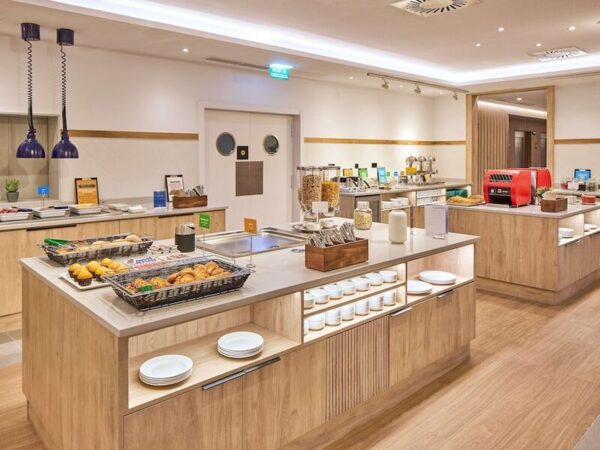 hampton by hilton barcelona fira gran via | otel bilgileri - dixifuar - görsel 2