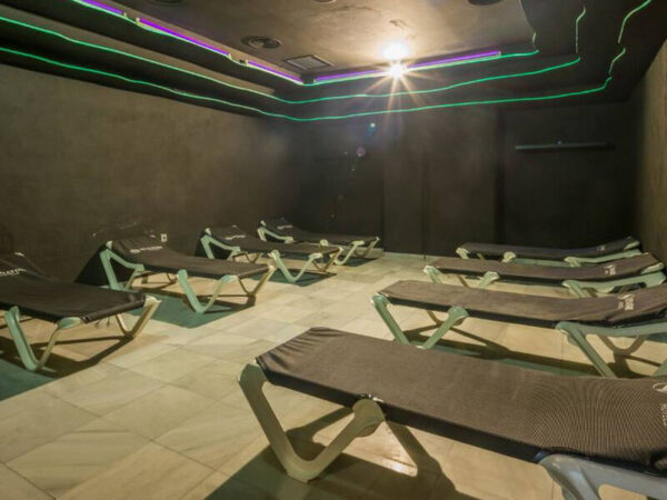 hotel ilunion les corts spa | barselona i̇spanya | dixifuar - görsel 2