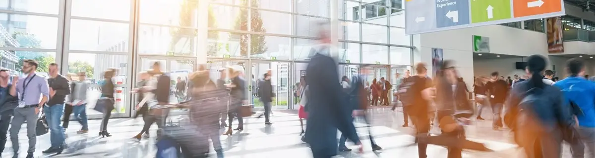 people-walking-around-trade-show