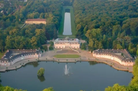 schloss-benrath-luftaufnahme